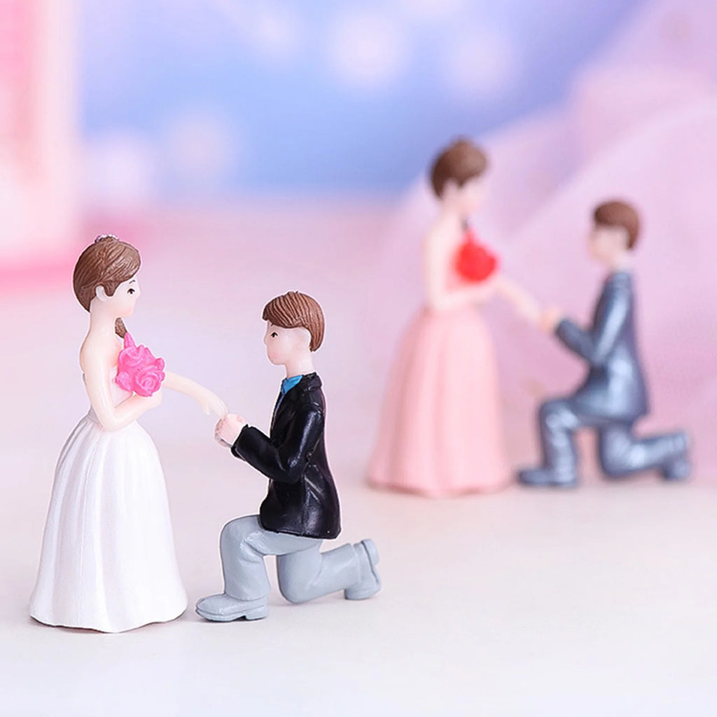 Couple Statue Figurine Home Decor A279436