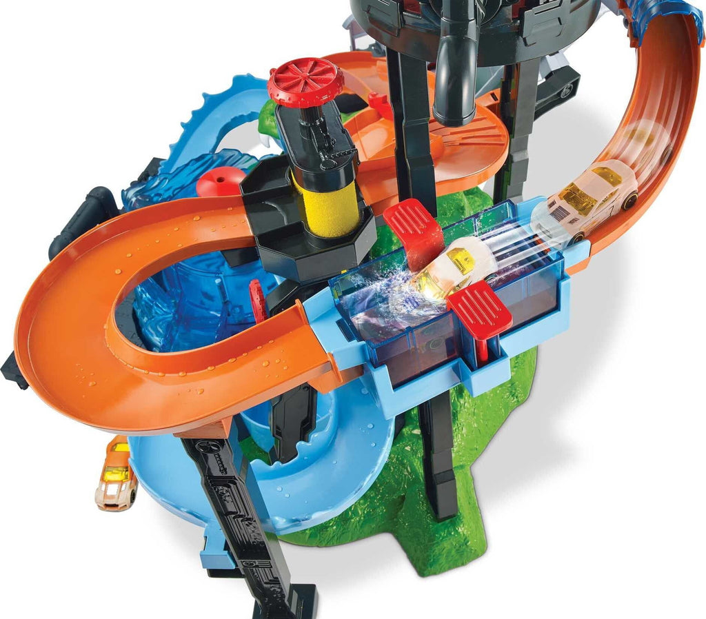 Car Wash Playset with Toy Car in 1:64 Scale C22784