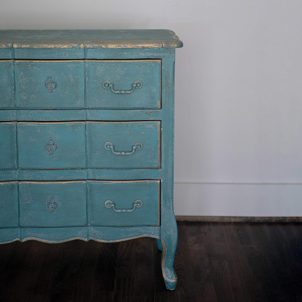 Distressed Blue 3 Drawer Wood Dresser U625