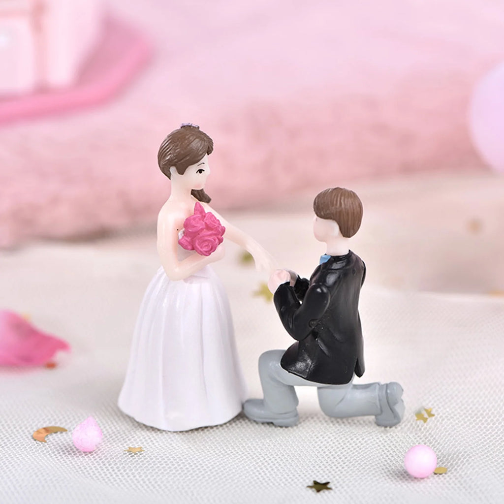 Couple Statue Figurine Home Decor A279436