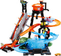 Car Wash Playset with Toy Car in 1:64 Scale C22784
