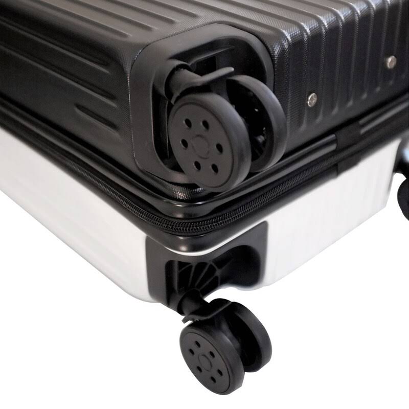 White 2-Toned 21x22 Carry-On Hardcase Q987